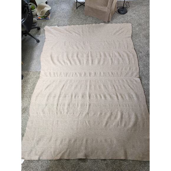 Vintage light tan/ cream reversible Bloomingdales full/queen wool blanket. - Picture 5 of 5